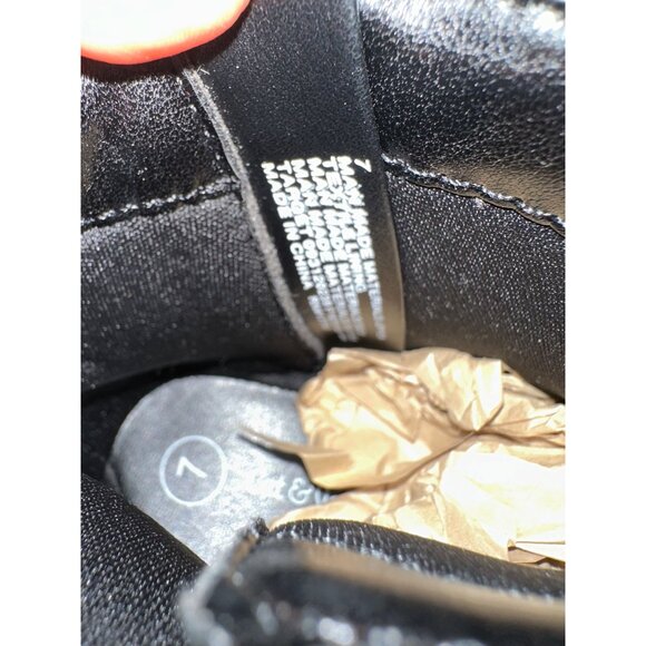 Cat & Jack Toddler Girls Evie Lug Sole Ankle Boots size 7T NWT - Picture 7 of 7